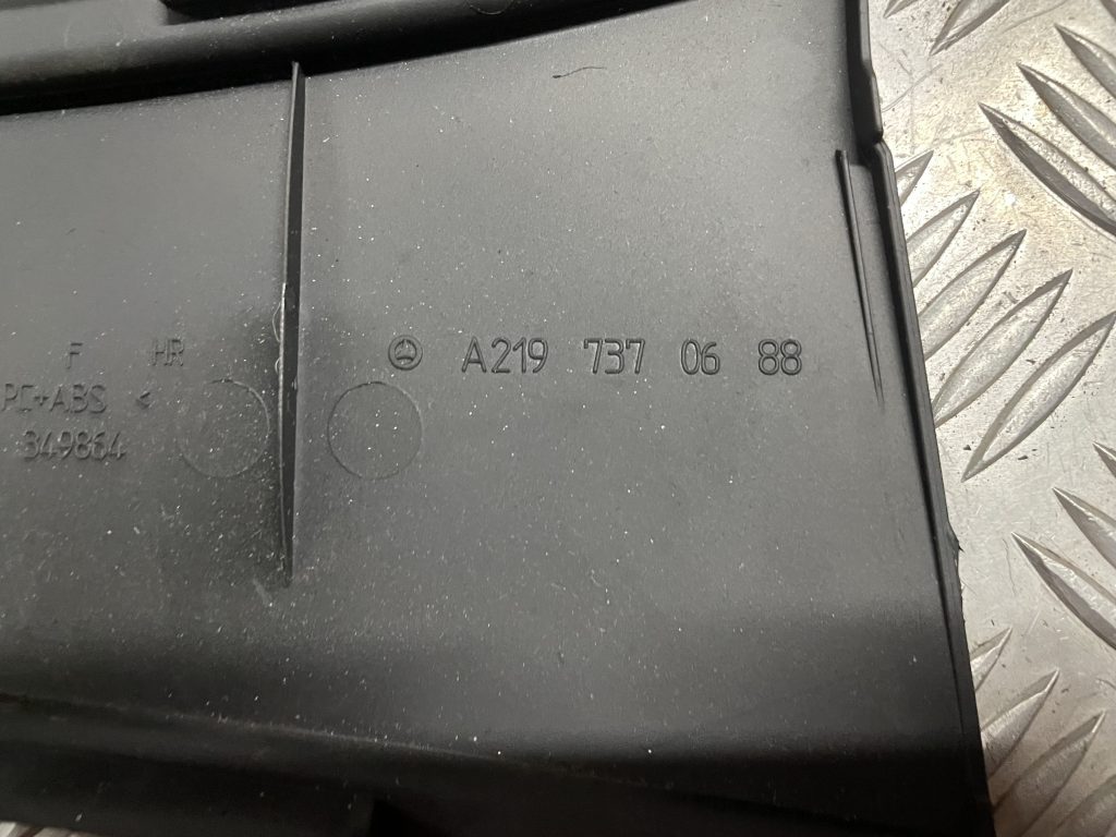 Durvju iekšēja plastmasa priekš MERCEDES BENZ CLS 320 2005 3 Durvju iekšēja plastmasa priekš MERCEDES BENZ CLS 320 2005