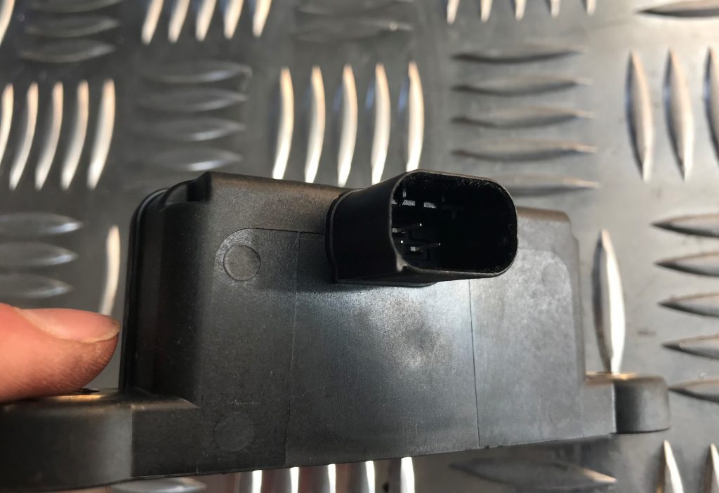 ESP ātruma devējs priekš BMW 1 E87 2009 WHITE