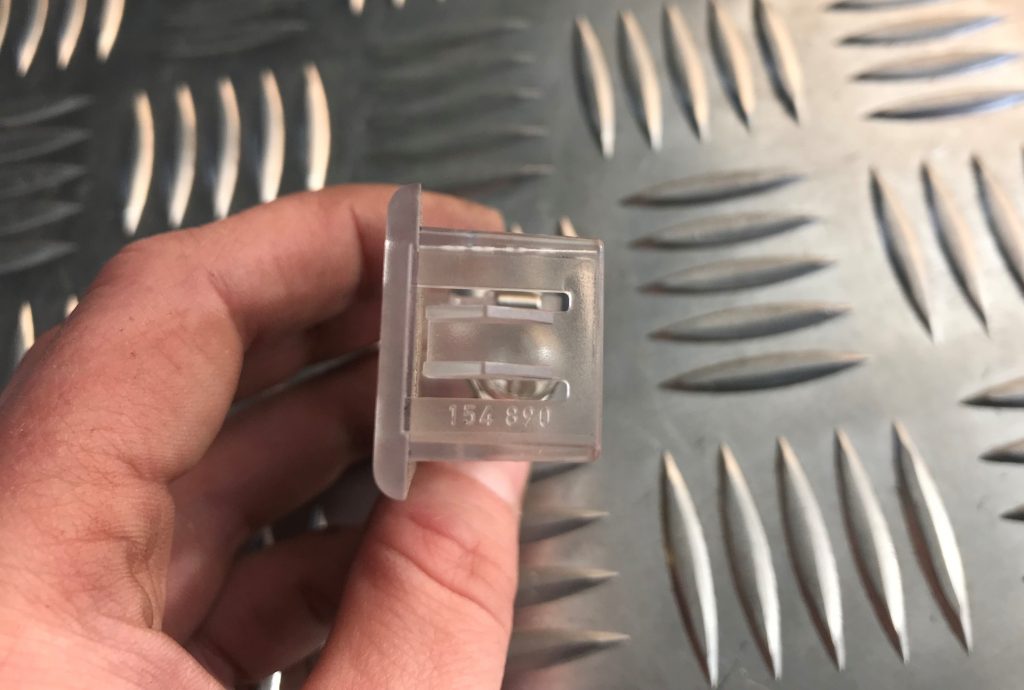 Apgaismojums aizmugurējā statņa apdarē priekš BMW 1 E87 2009 WHITE 3 Apgaismojums aizmugurējā statņa apdarē priekš BMW 1 E87 2009 WHITE