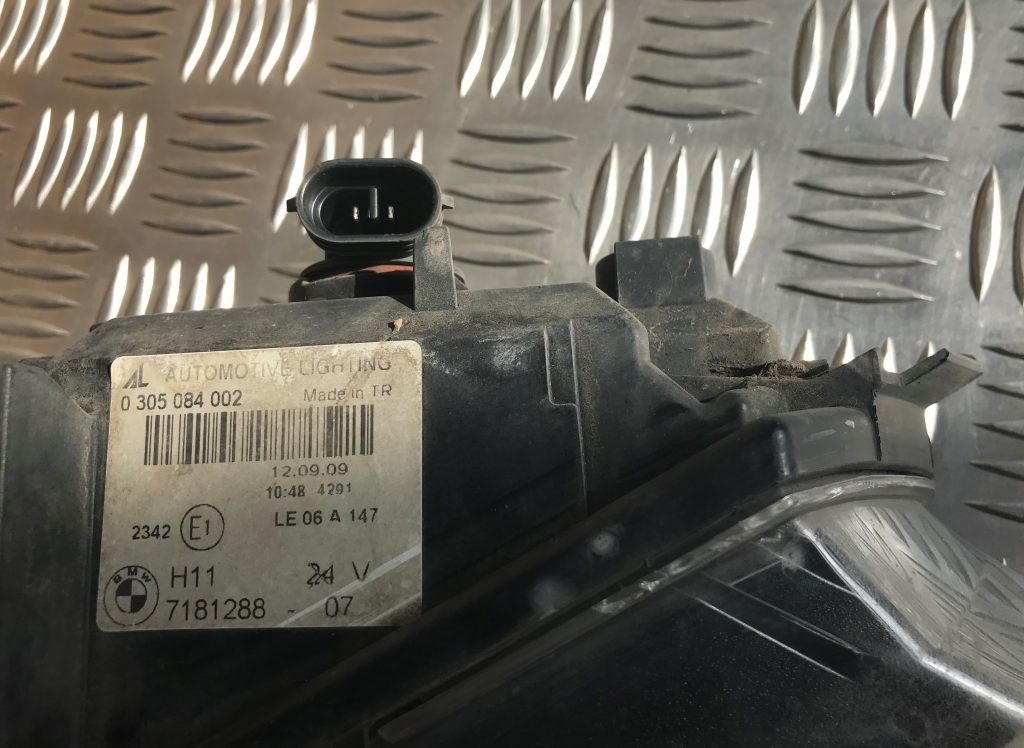 Miglas lukturis priekšā labajā pusē priekš BMW 1 E87 2009 WHITE 5 Miglas lukturis priekšā labajā pusē priekš BMW 1 E87 2009 WHITE