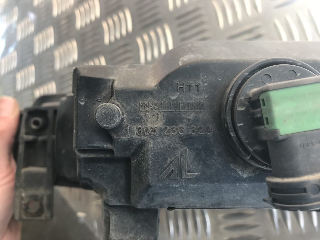 Miglas lukturis priekšā labajā pusē priekš BMW 1 E87 2009 WHITE 6 Miglas lukturis priekšā labajā pusē priekš BMW 1 E87 2009 WHITE