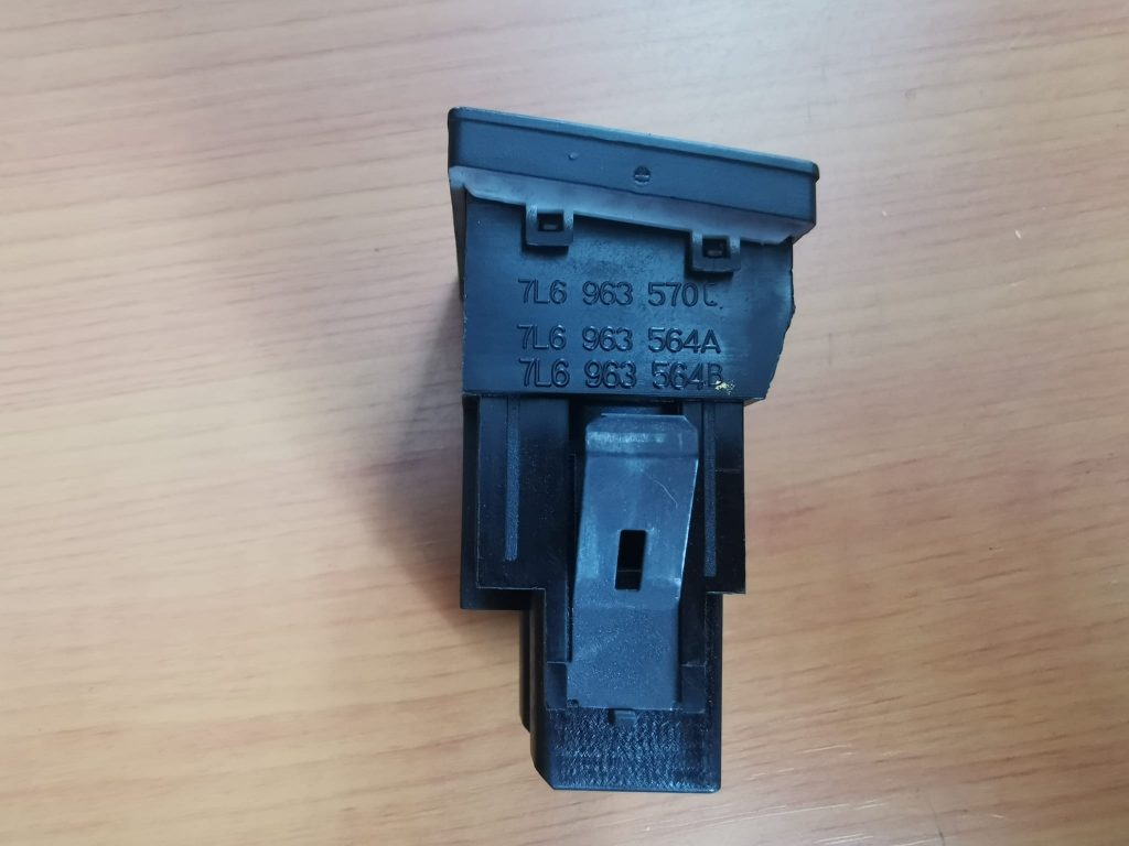 Sēdekļa apsildes ieslēgšanas poga priekš VW TOUAREG 2007