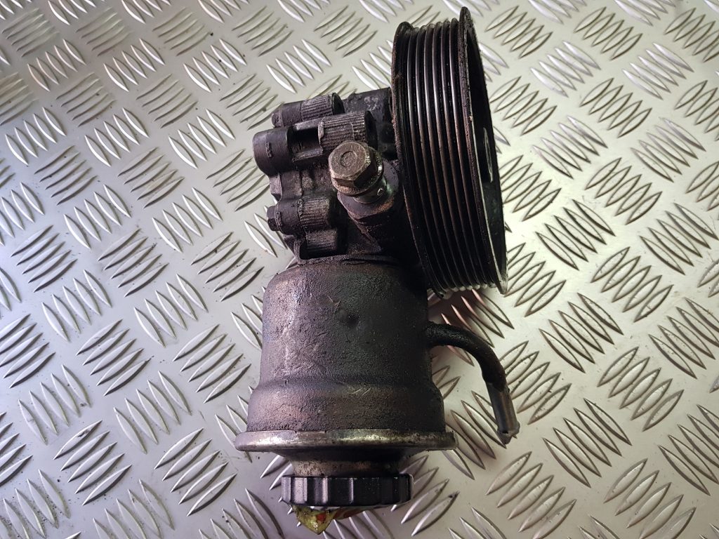 Hidrauliskais pastiprinātājs priekš TOYOTA AVENSIS 2008