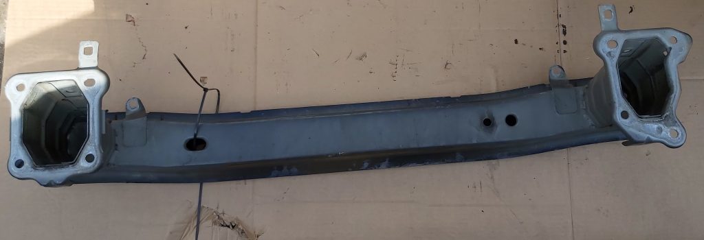 Priekšējā bufera pastiprinātājs priekš VOLVO C30 2008 BLACK 2 Priekšējā bufera pastiprinātājs priekš VOLVO C30 2008 BLACK