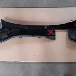 Vējstikla uzlikas (deflektora) režģis priekš VOLVO XC60 2009