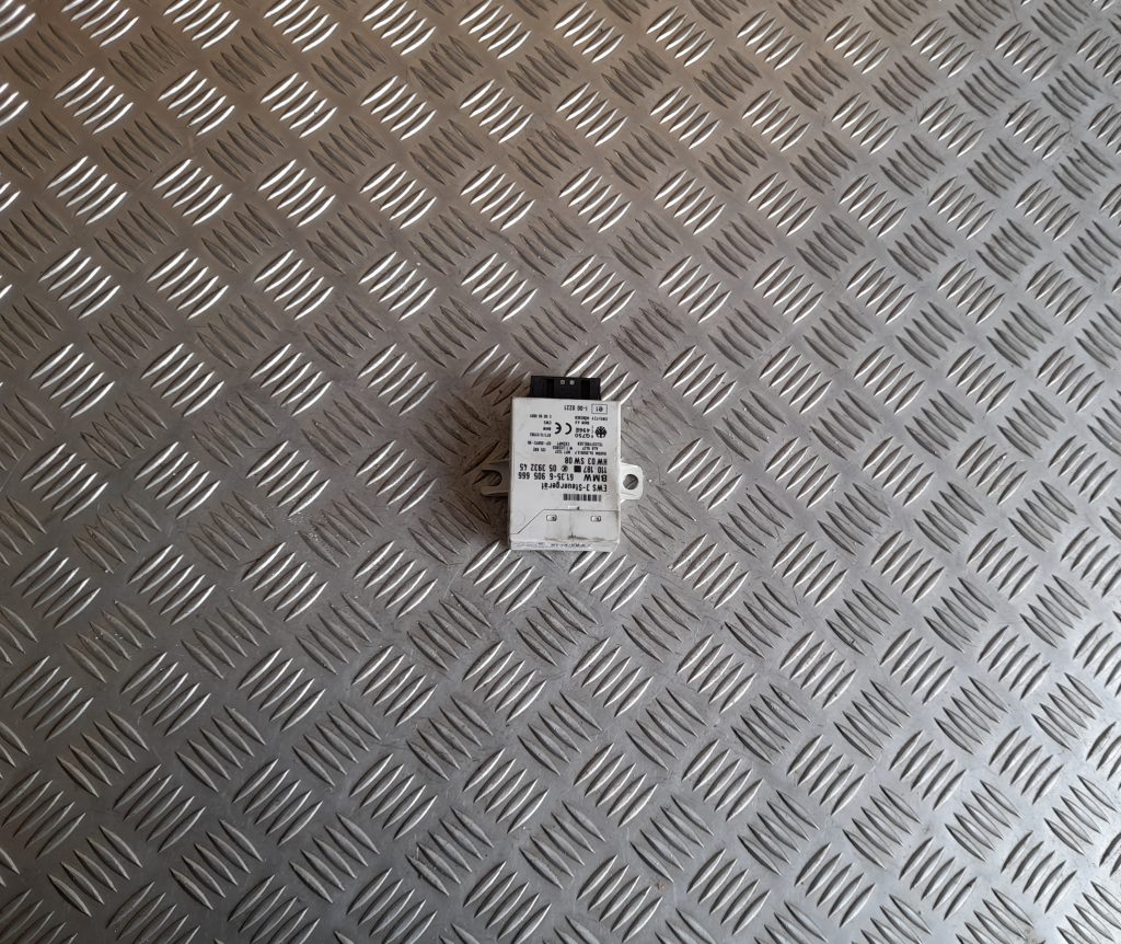 Imobilaizera vadības bloks priekš BMW 320D E46 2004 TOURING 2 Imobilaizera vadības bloks priekš BMW 320D E46 2004 TOURING