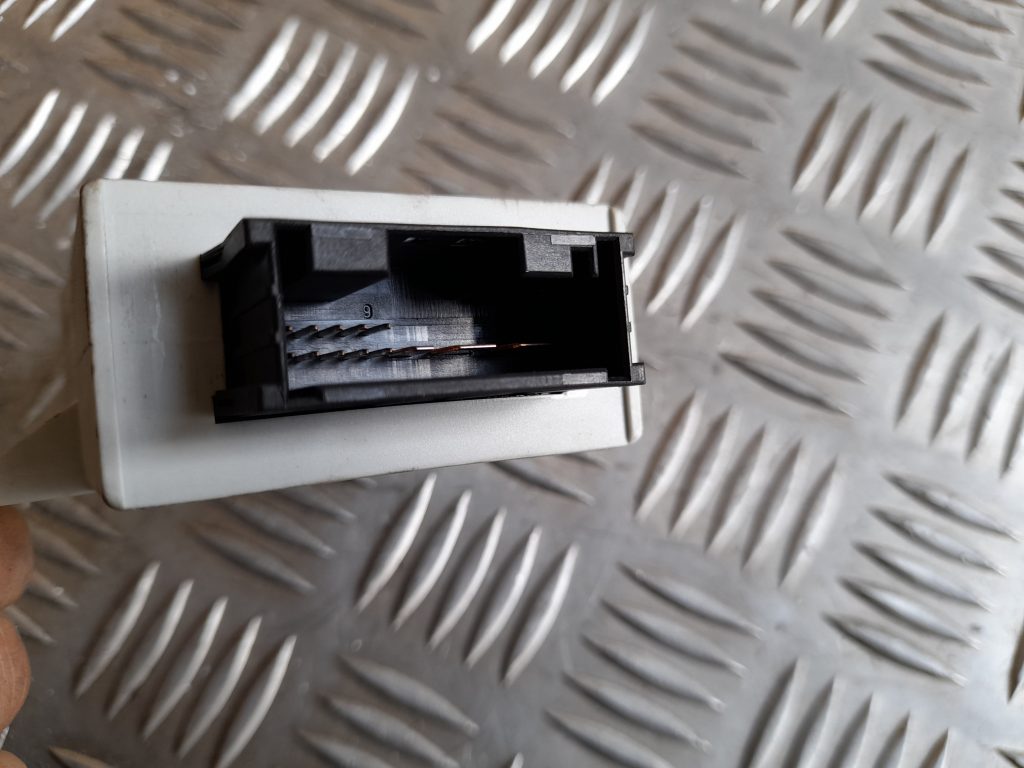 Imobilaizera vadības bloks priekš BMW 320D E46 2004 TOURING 3 Imobilaizera vadības bloks priekš BMW 320D E46 2004 TOURING