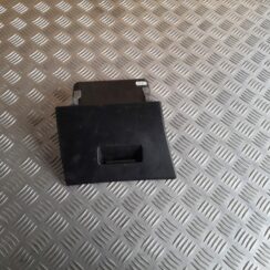 Mantu glabāšanas nodalījums vadītāja pusē priekš BMW 320D E46 2004 TOURING