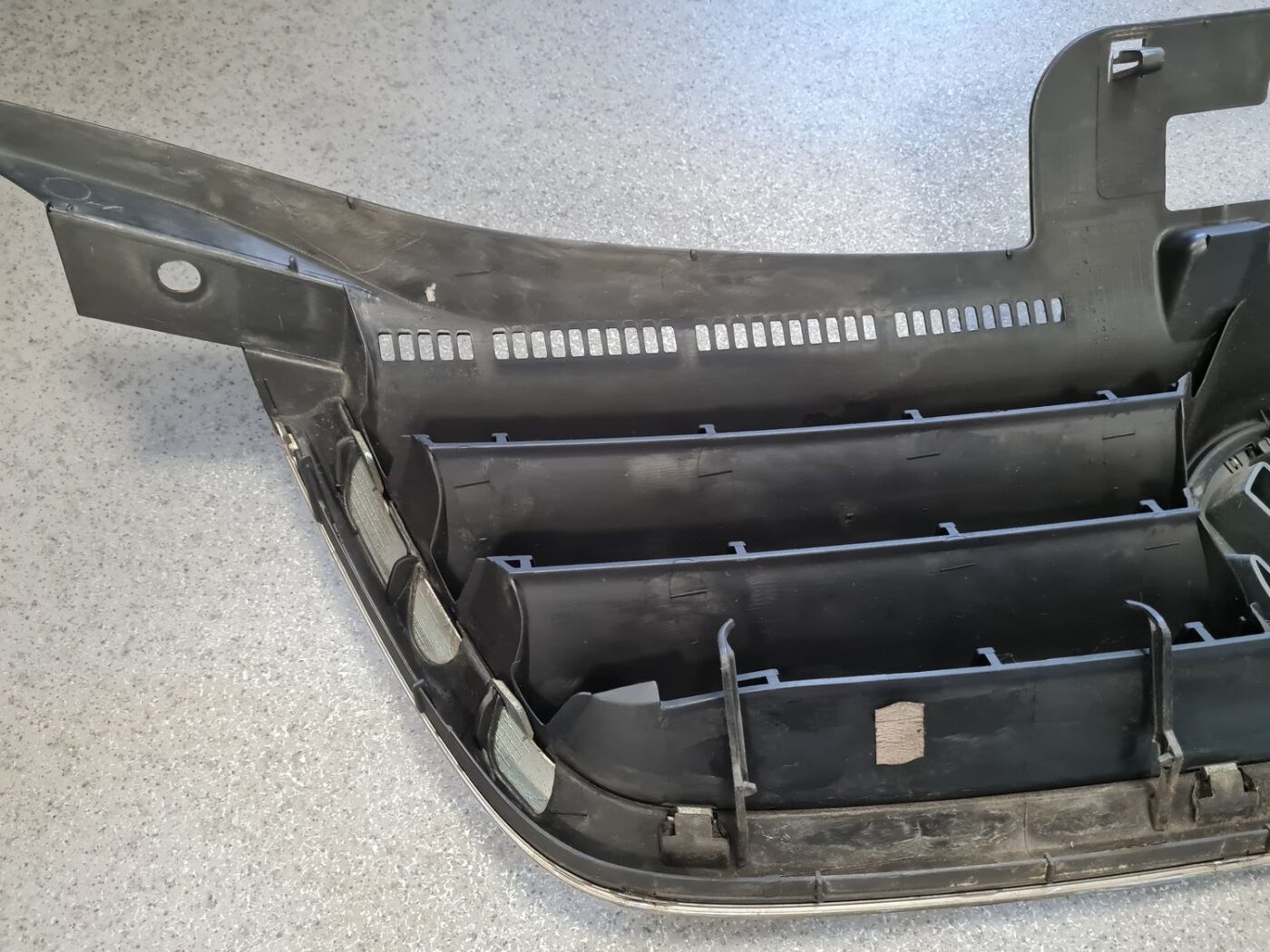 Pārsega reste priekš VW TOURAN 2005 6 Pārsega reste priekš VW TOURAN 2005