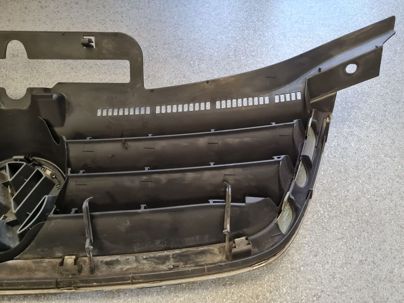 Pārsega reste priekš VW TOURAN 2005 4 Pārsega reste priekš VW TOURAN 2005