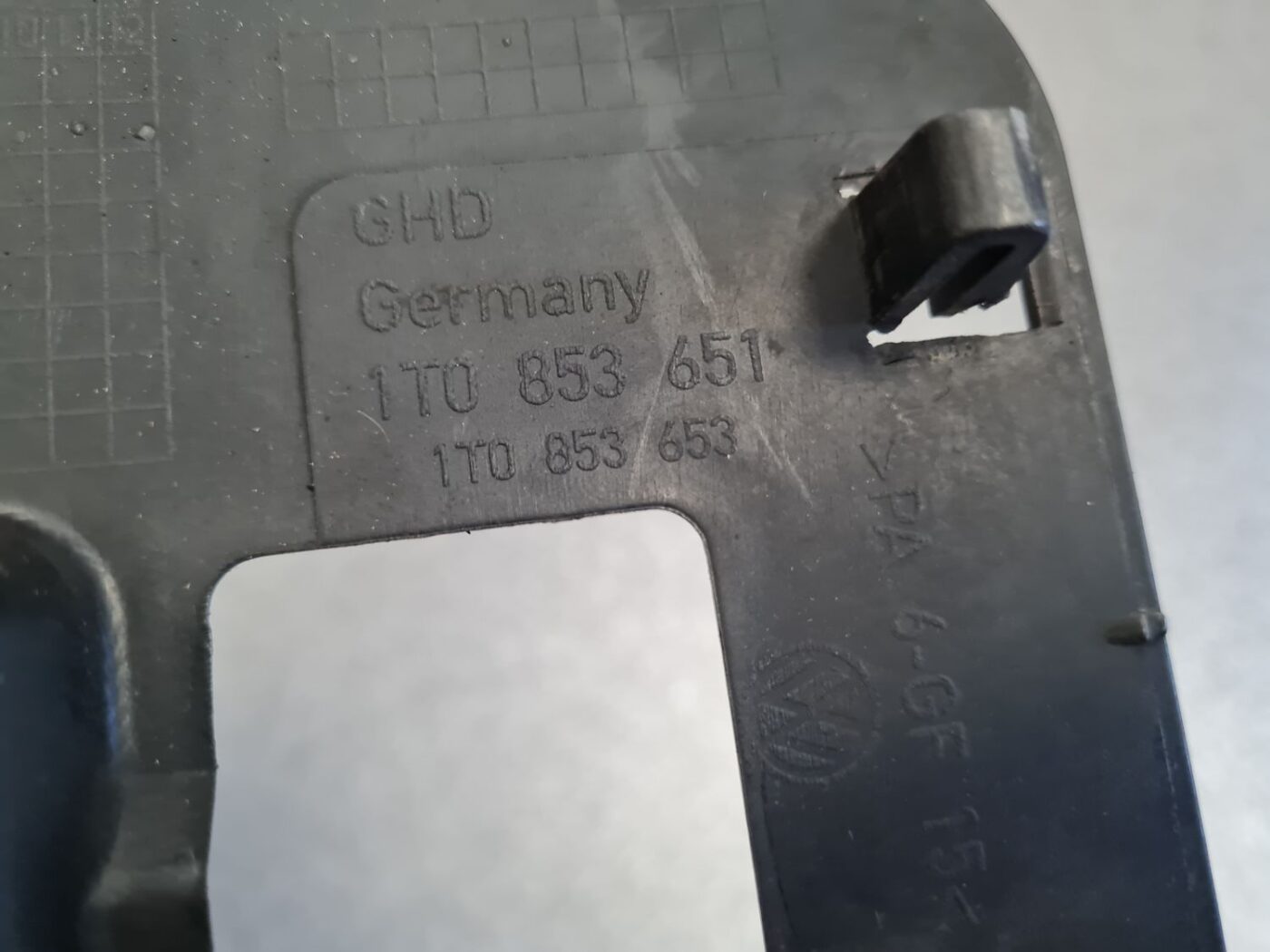 Pārsega reste priekš VW TOURAN 2005 3 Pārsega reste priekš VW TOURAN 2005