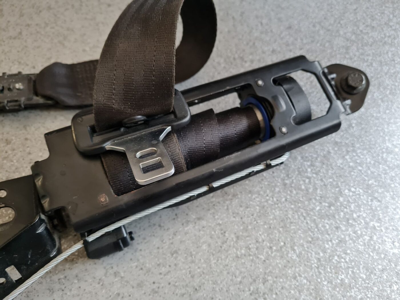 Priekšējā kreisā drošības josta priekš VOLVO XC70 2007