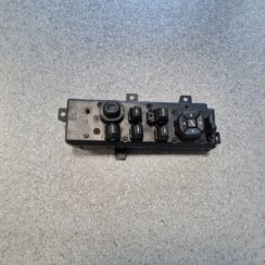 Šofera durvju slēdža pogas priekš JEEP GRAND CHEROKEE 2004