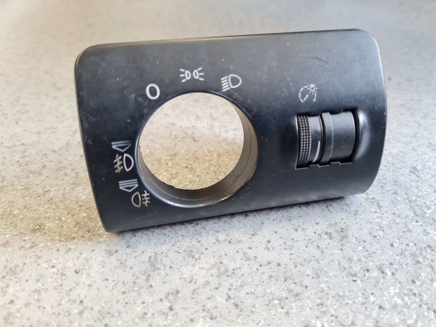 Gaismas spilgtuma regulēšanas poga priekš AUDI A6 1998 2 Gaismas spilgtuma regulēšanas poga priekš AUDI A6 1998