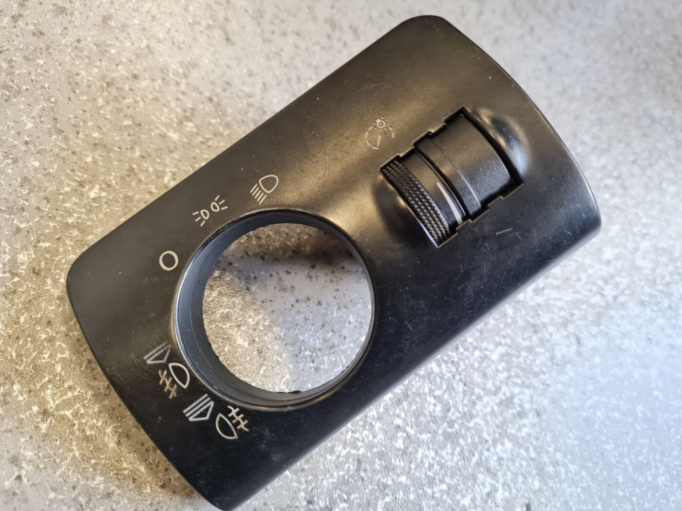 Gaismas spilgtuma regulēšanas poga priekš AUDI A6 1998 3 Gaismas spilgtuma regulēšanas poga priekš AUDI A6 1998