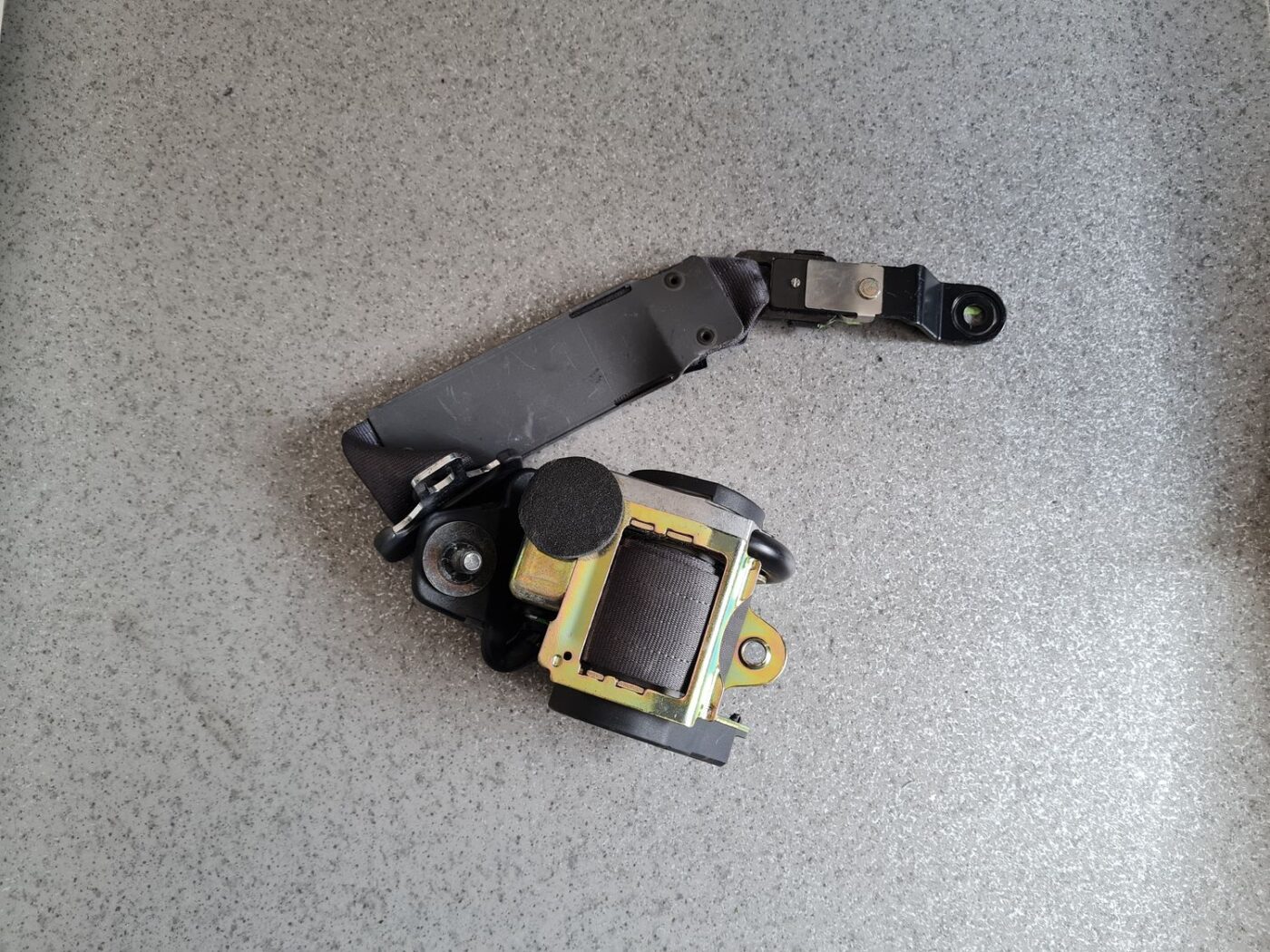 Aizmugurējā labā drošības josta priekš VOLVO XC90 2004 1 Aizmugurējā labā drošības josta priekš VOLVO XC90 2004