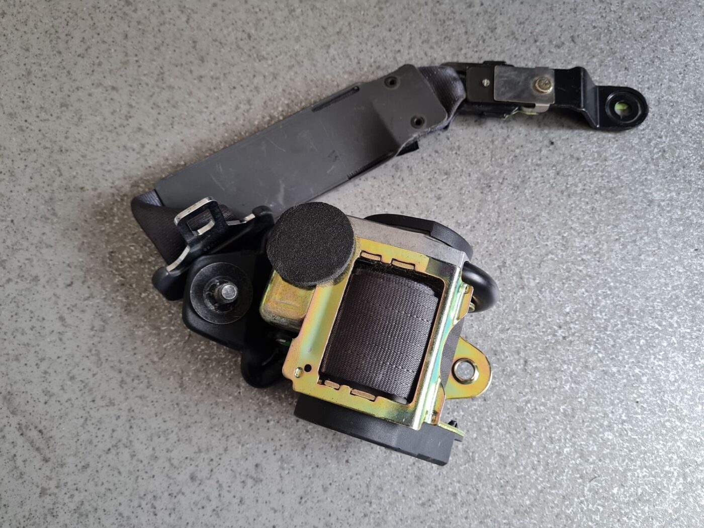 Aizmugurējā labā drošības josta priekš VOLVO XC90 2004 2 Aizmugurējā labā drošības josta priekš VOLVO XC90 2004