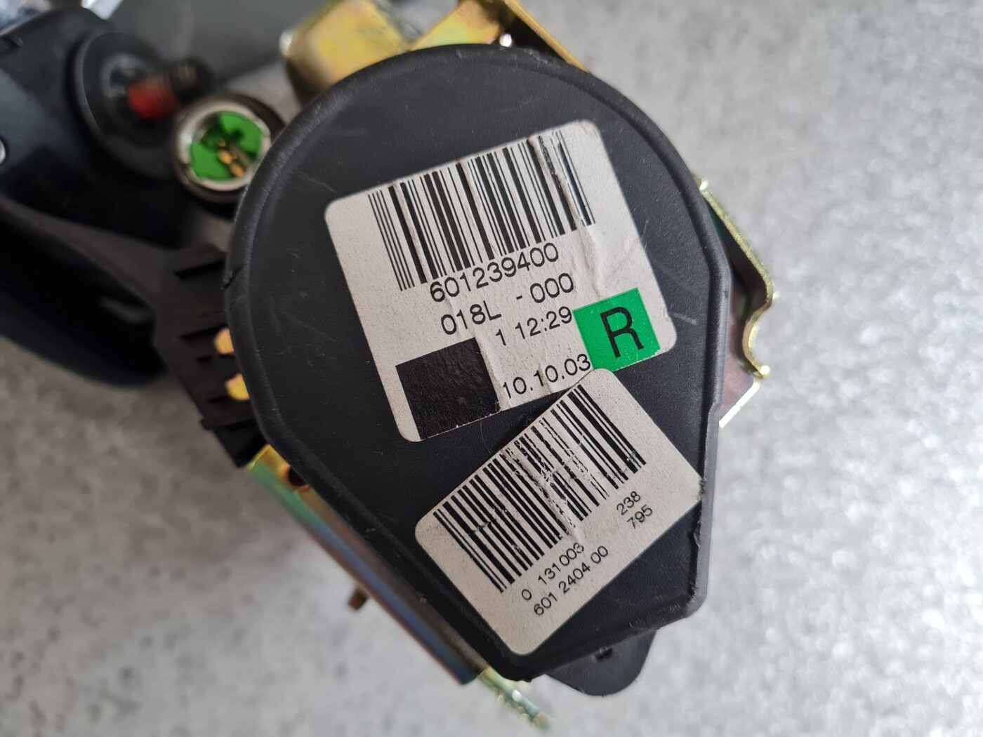 Aizmugurējā labā drošības josta priekš VOLVO XC90 2004 6 Aizmugurējā labā drošības josta priekš VOLVO XC90 2004