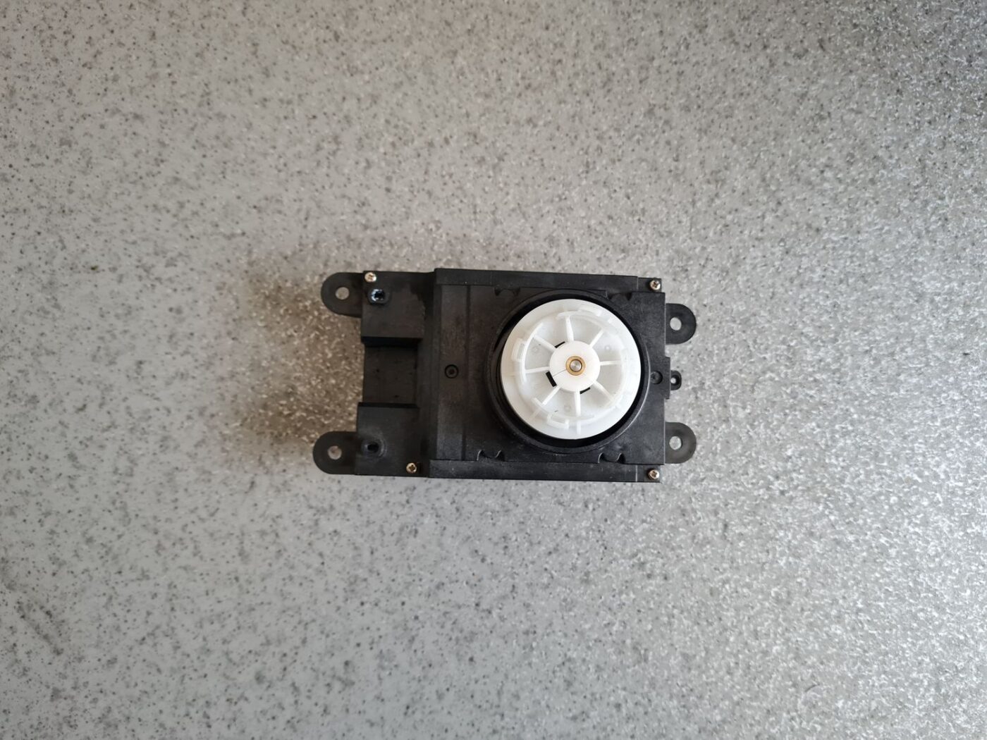 Multimēdijas vadības bloks priekš BMW 525 E60 2006 OLIVE 1 Multimēdijas vadības bloks priekš BMW 525 E60 2006 OLIVE