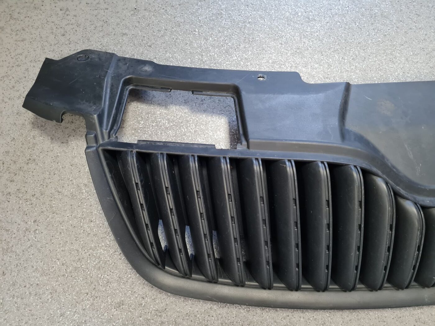 Bufera reste priekš ŠKODA FABIA 2008