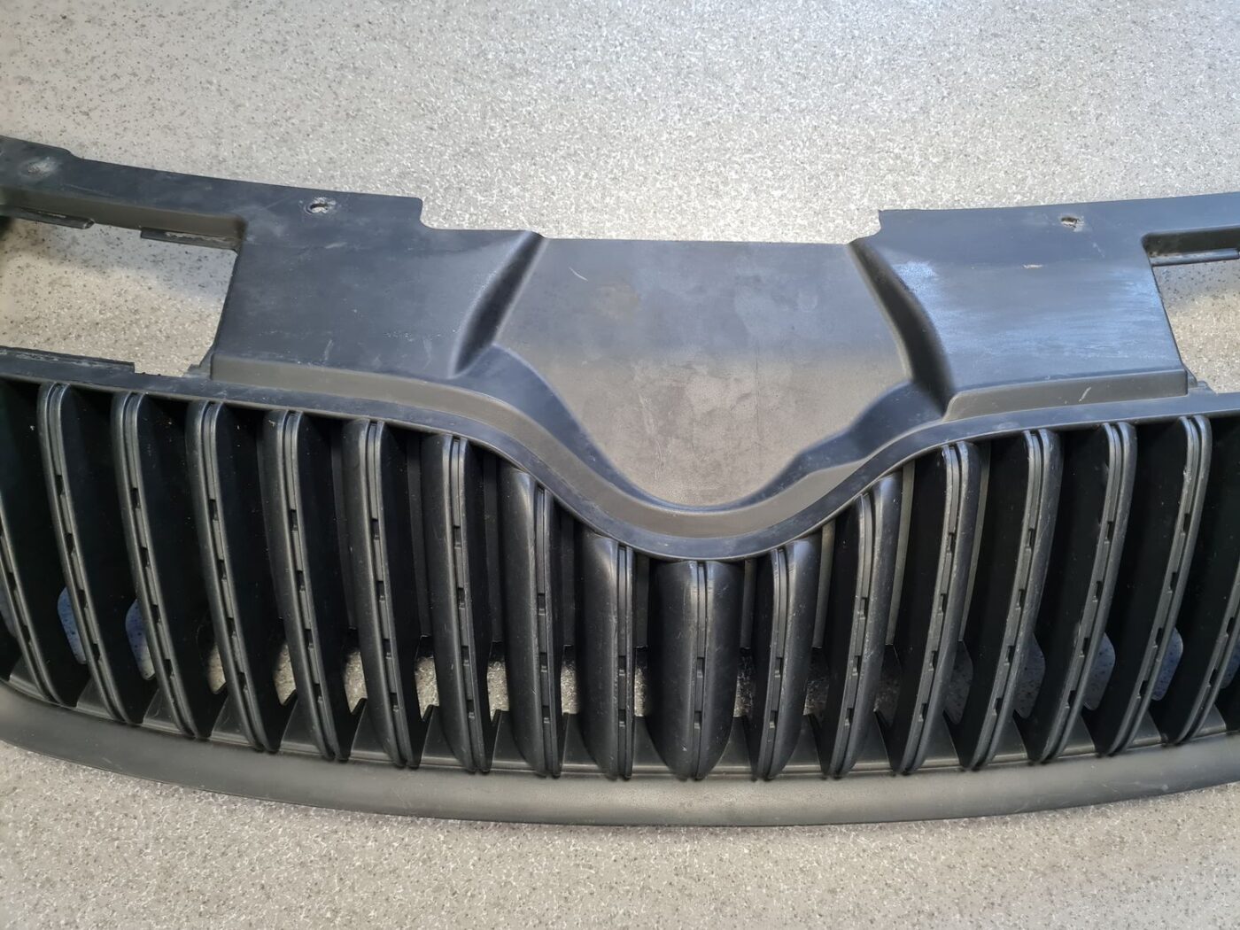 Bufera reste priekš ŠKODA FABIA 2008