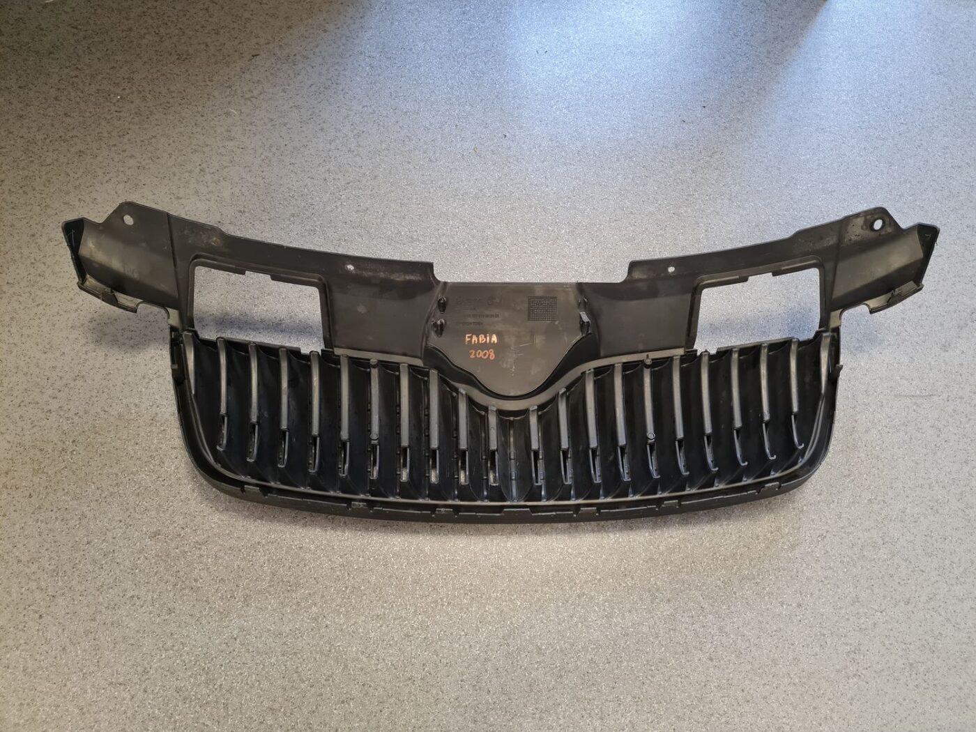 Bufera reste priekš ŠKODA FABIA 2008