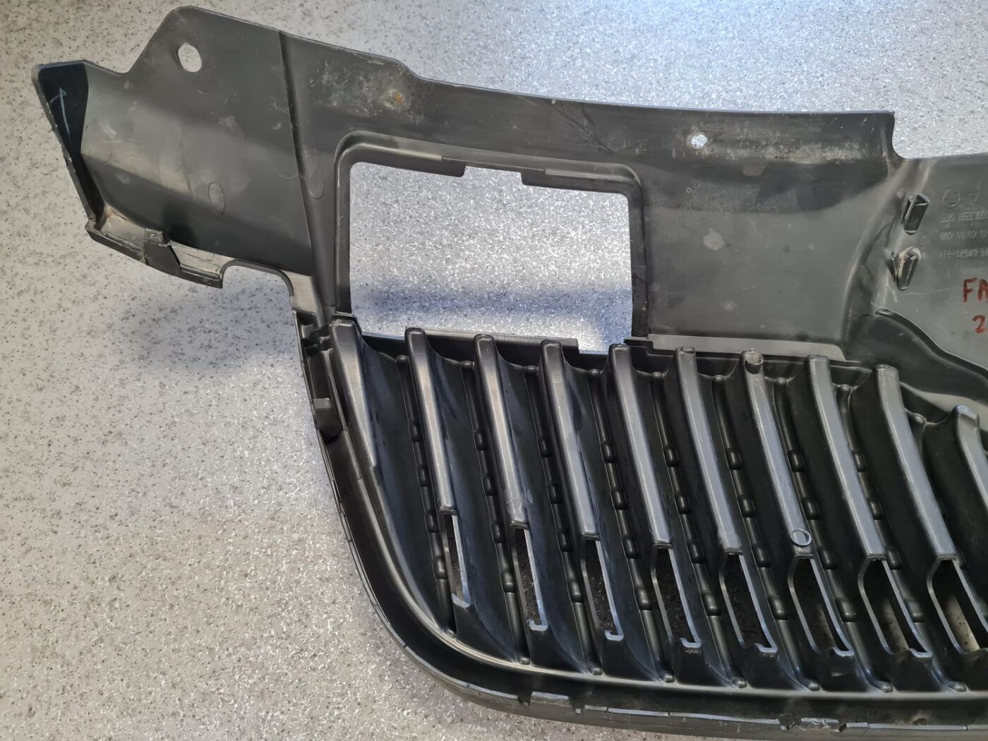 Bufera reste priekš ŠKODA FABIA 2008