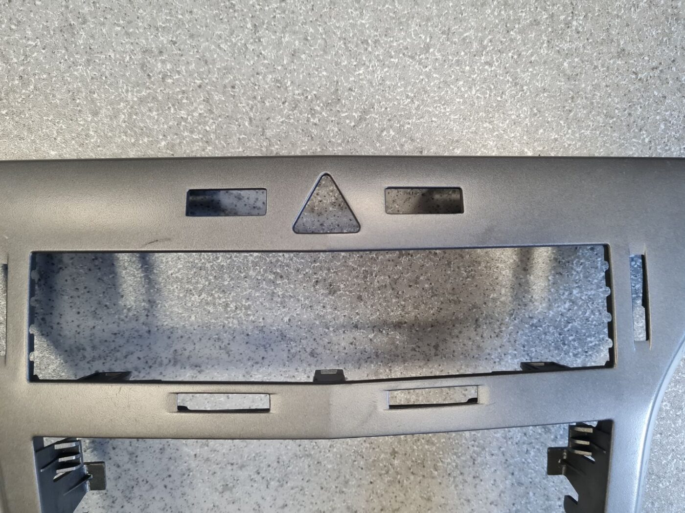 Mērinstrumentu paneļa dekoratīvais rāmis priekš OPEL ASTRA H STATION WAGON 2007