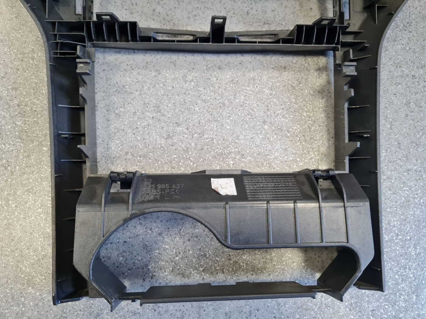 Mērinstrumentu paneļa dekoratīvais rāmis priekš OPEL ASTRA H STATION WAGON 2007