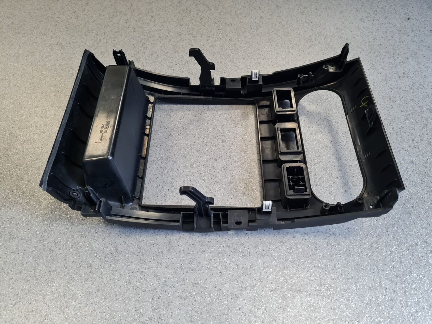 Mērinstrumentu paneļa dekoratīvais rāmis priekš NISSAN X-TRAIL 2008