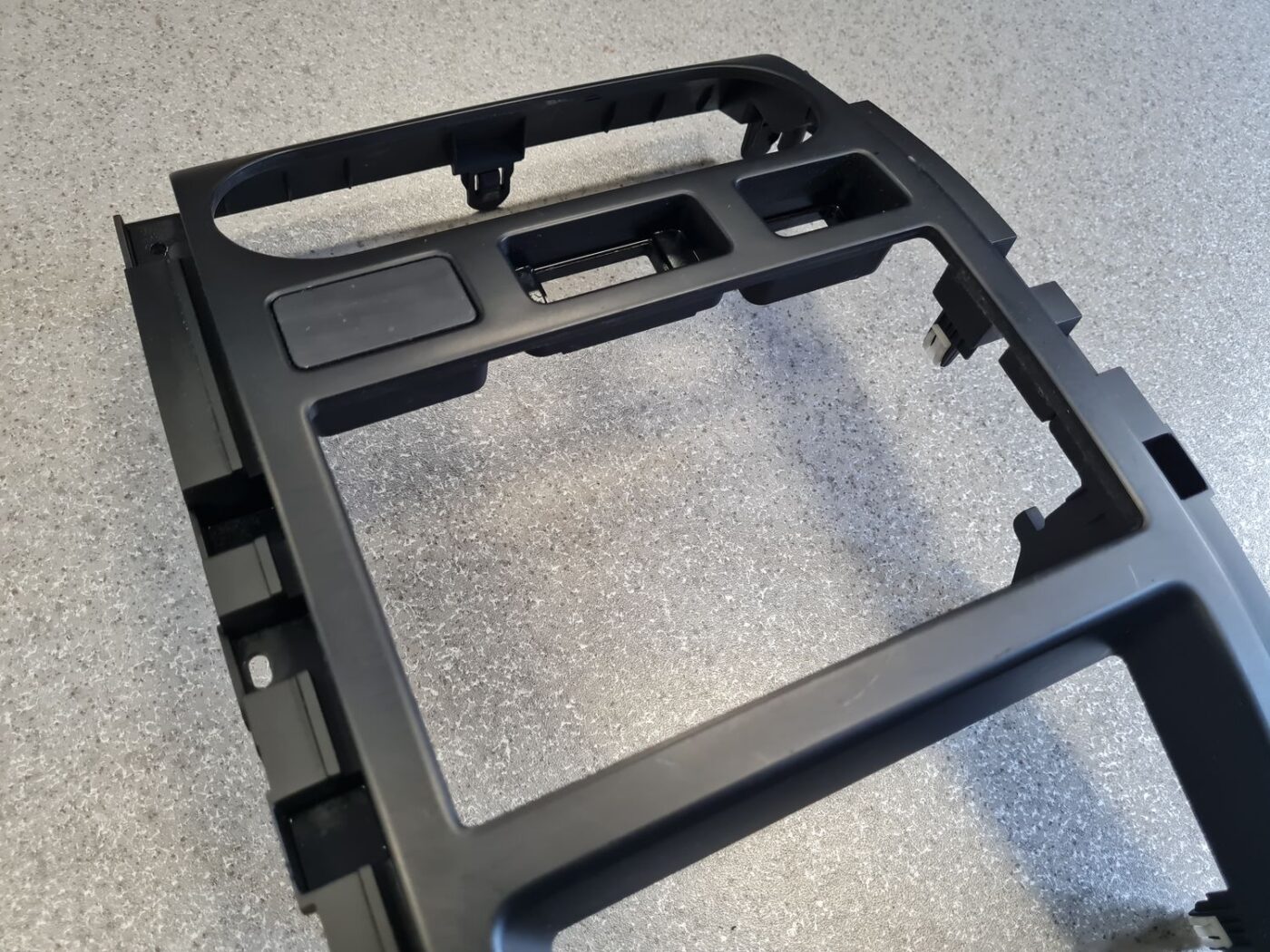 Mērinstrumentu paneļa dekoratīvais rāmis priekš NISSAN X-TRAIL 2007