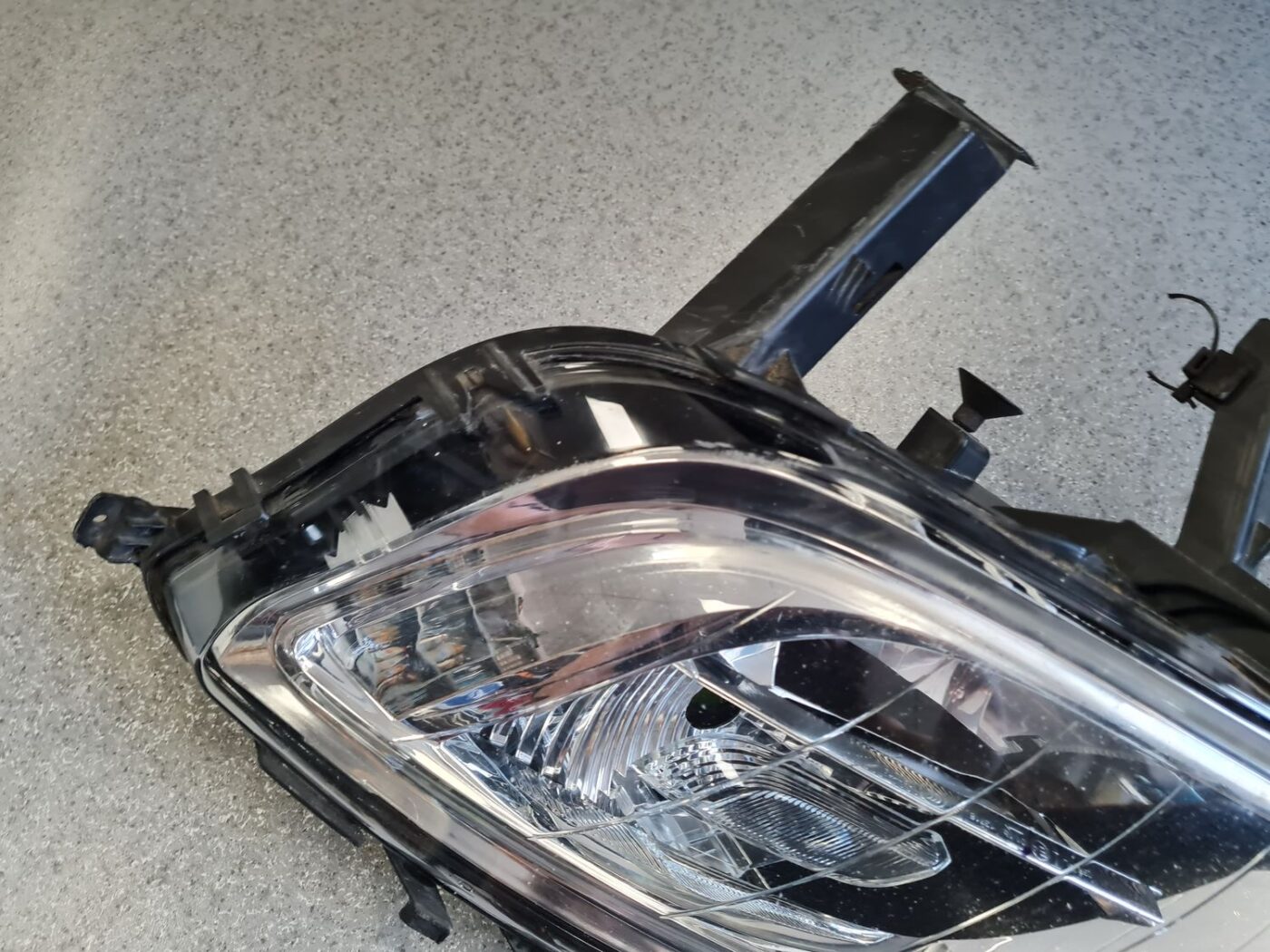 Miglas lukturis priekšā pa kreisi priekš OPEL ASTRA J 2011