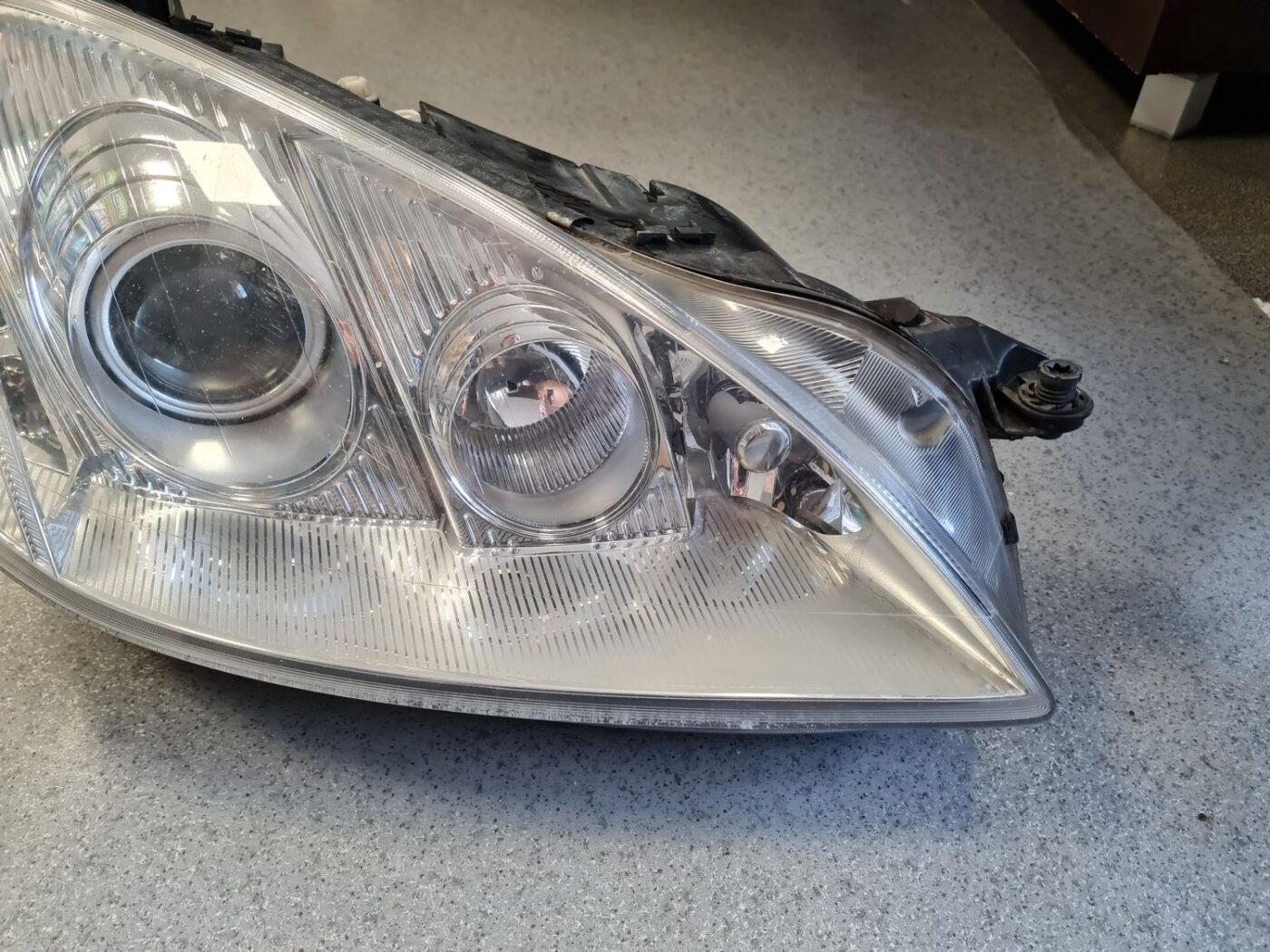 Priekšējais labais lukturis priekš Mercedes Benz S-class 2005-2009 1305235874 2 Priekšējais labais lukturis priekš Mercedes Benz S-class 2005-2009 1305235874