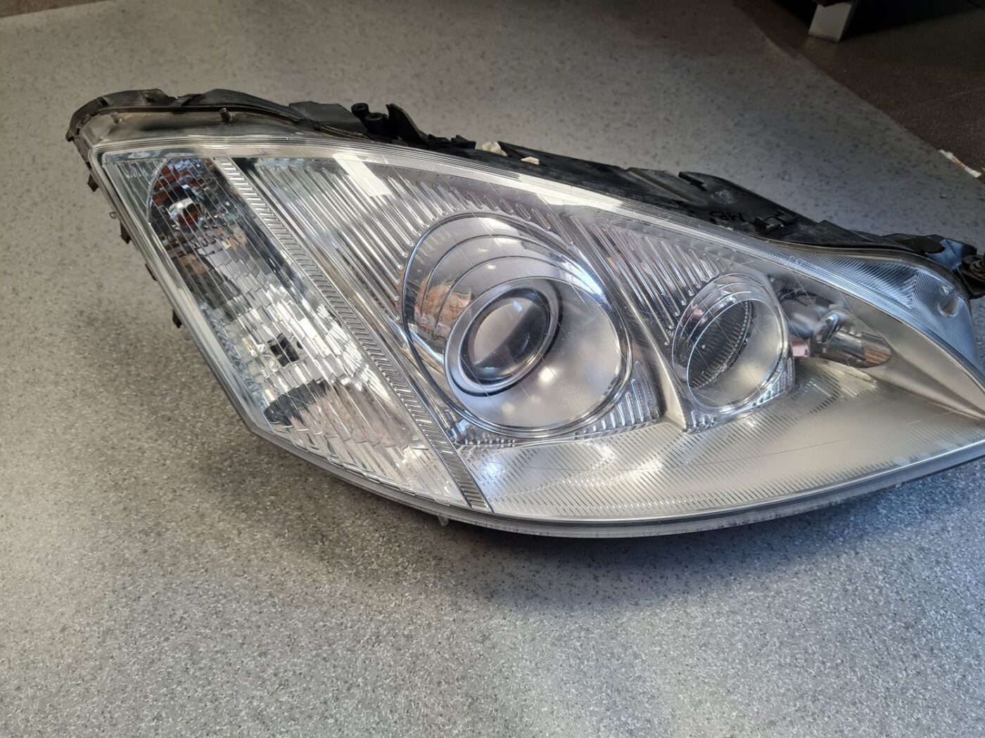 Priekšējais labais lukturis priekš Mercedes Benz S-class 2005-2009 1305235874 14 Priekšējais labais lukturis priekš Mercedes Benz S-class 2005-2009 1305235874