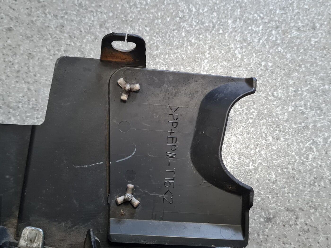 Bufera reste priekš NISSAN X-TRAIL 2007