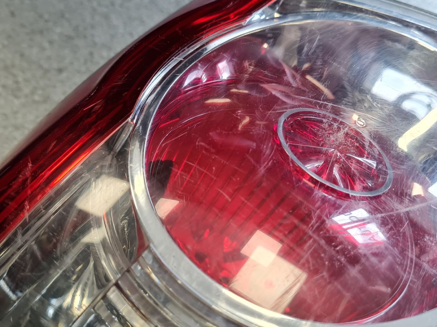 Aizmugurējais kreisais lukturis priekš Hyundai Santa Fe 2006-2012 924012B5 14 Aizmugurējais kreisais lukturis priekš Hyundai Santa Fe 2006-2012 924012B5