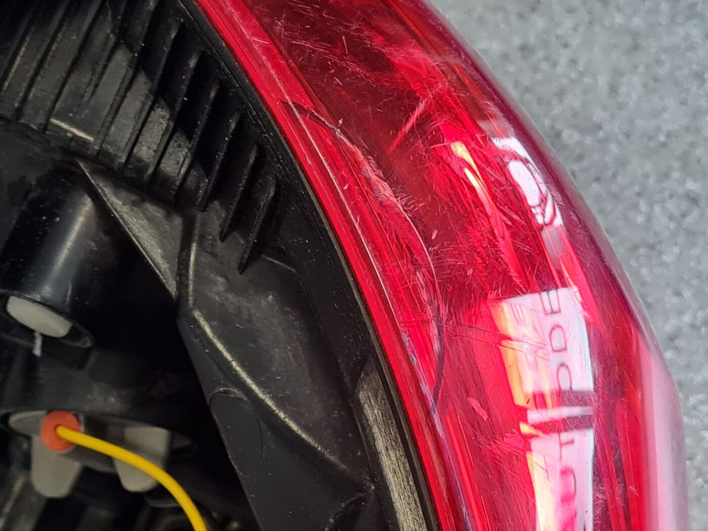 Aizmugurējais kreisais lukturis priekš Hyundai Santa Fe 2006-2012 924012B5 10 Aizmugurējais kreisais lukturis priekš Hyundai Santa Fe 2006-2012 924012B5