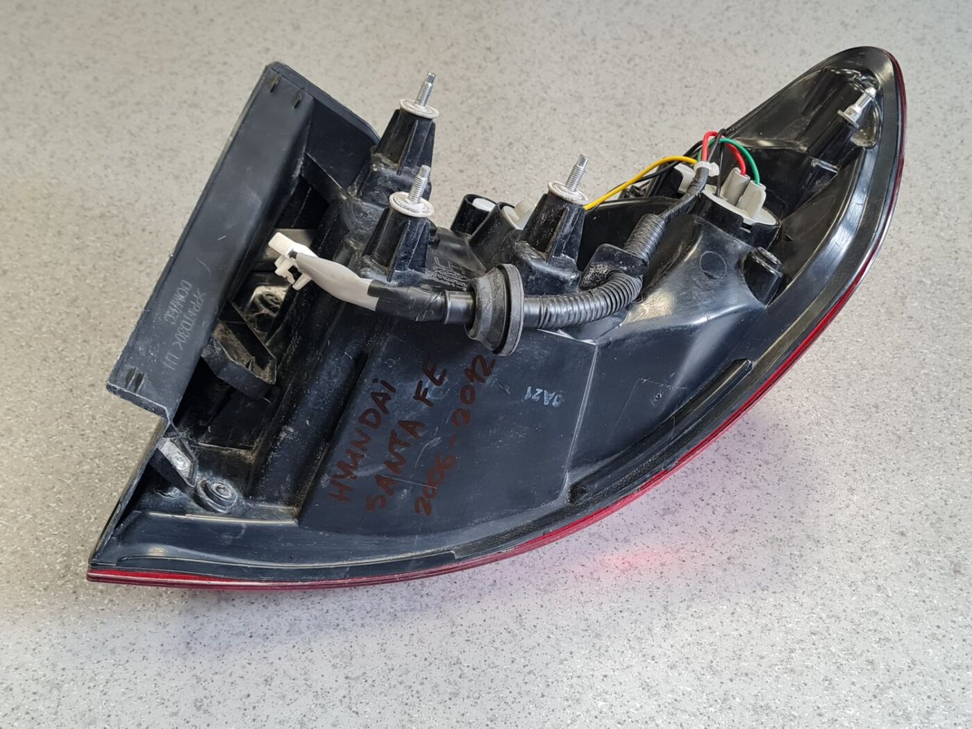 Aizmugurējais kreisais lukturis priekš Hyundai Santa Fe 2006-2012 924012B5 5 Aizmugurējais kreisais lukturis priekš Hyundai Santa Fe 2006-2012 924012B5