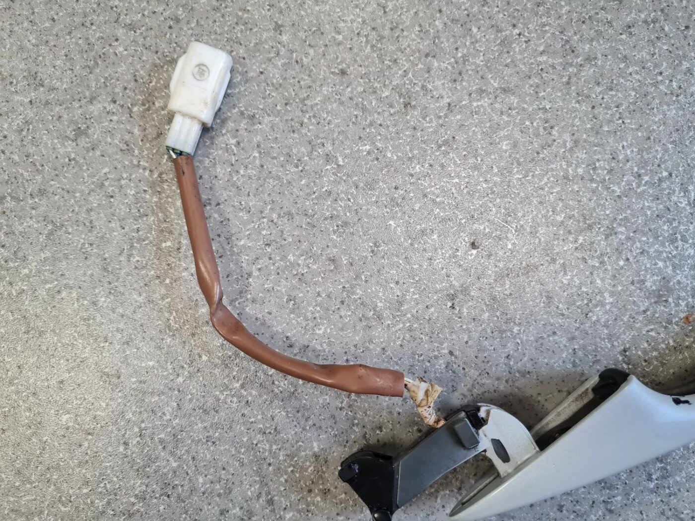 Priekšējāis kreisais durvju rokturis priekš LEXUS IS250 2007