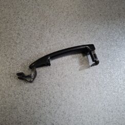 Priekšējāis labais durvju rokturis priekš PEUGEOT 407 2005