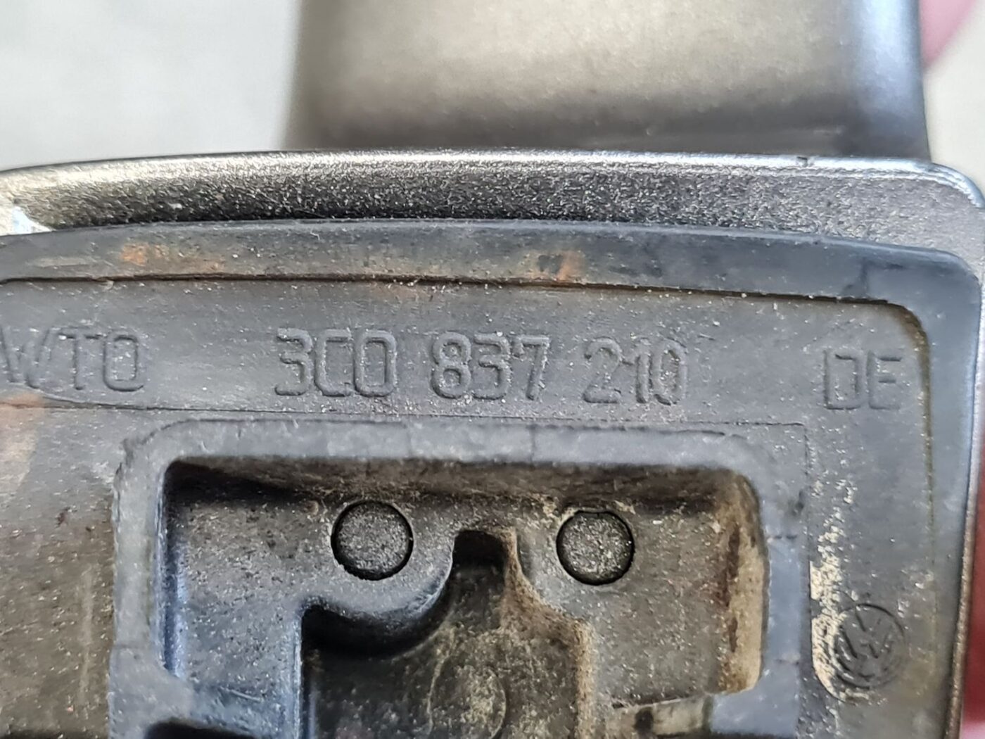 Aizmugurējāis labais durvju rokturis priekš VW PASSAT CC 2009