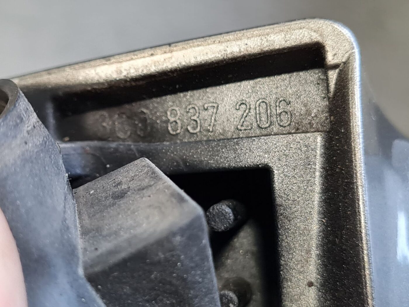 Aizmugurējāis labais durvju rokturis priekš VW PASSAT CC 2009