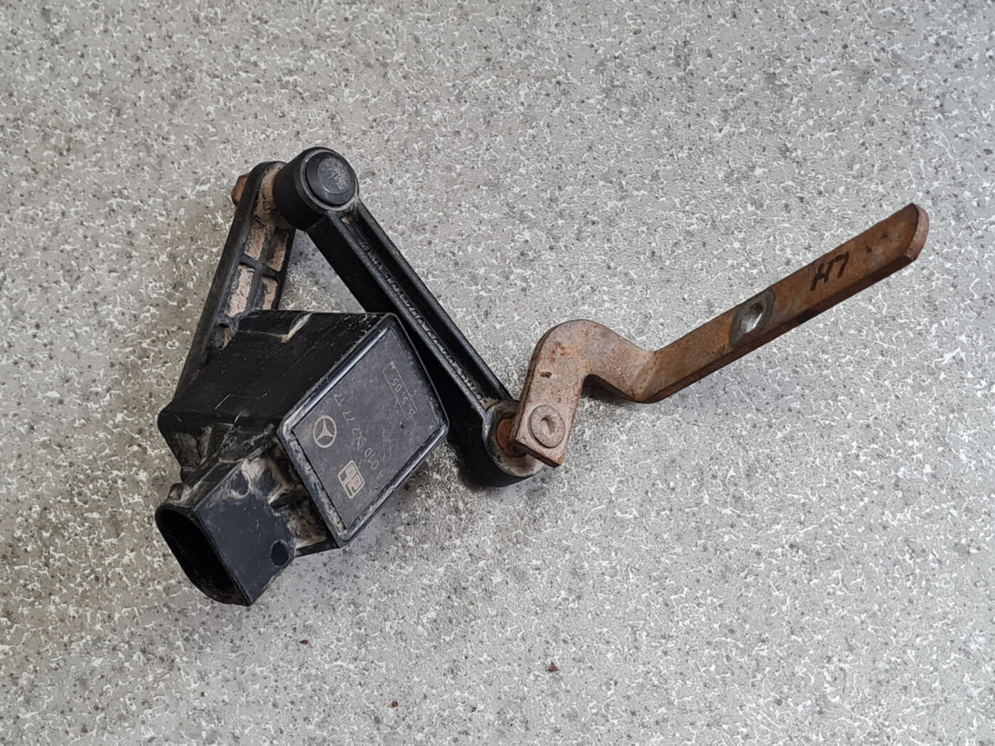 Lukturu diapazona korekcijas sensors, aizmugurē priekš MERCEDES BENZ ML320 2005 BLACK