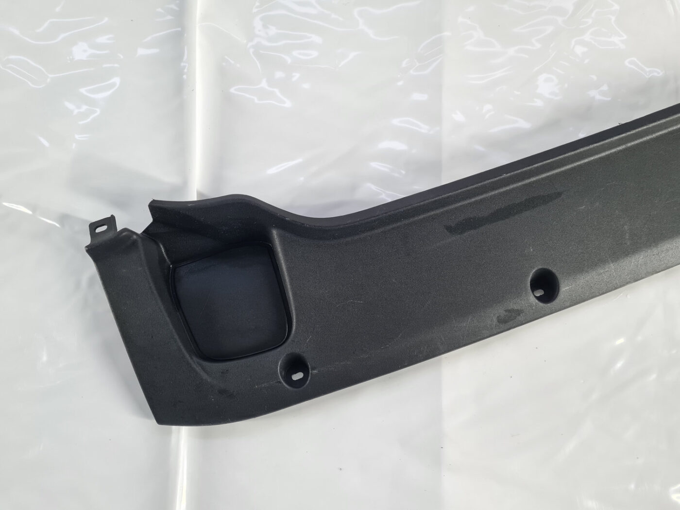 Bufera spoileris priekš Nissan Navara 2015- 960114JA0B 2 Bufera spoileris priekš Nissan Navara 2015- 960114JA0B