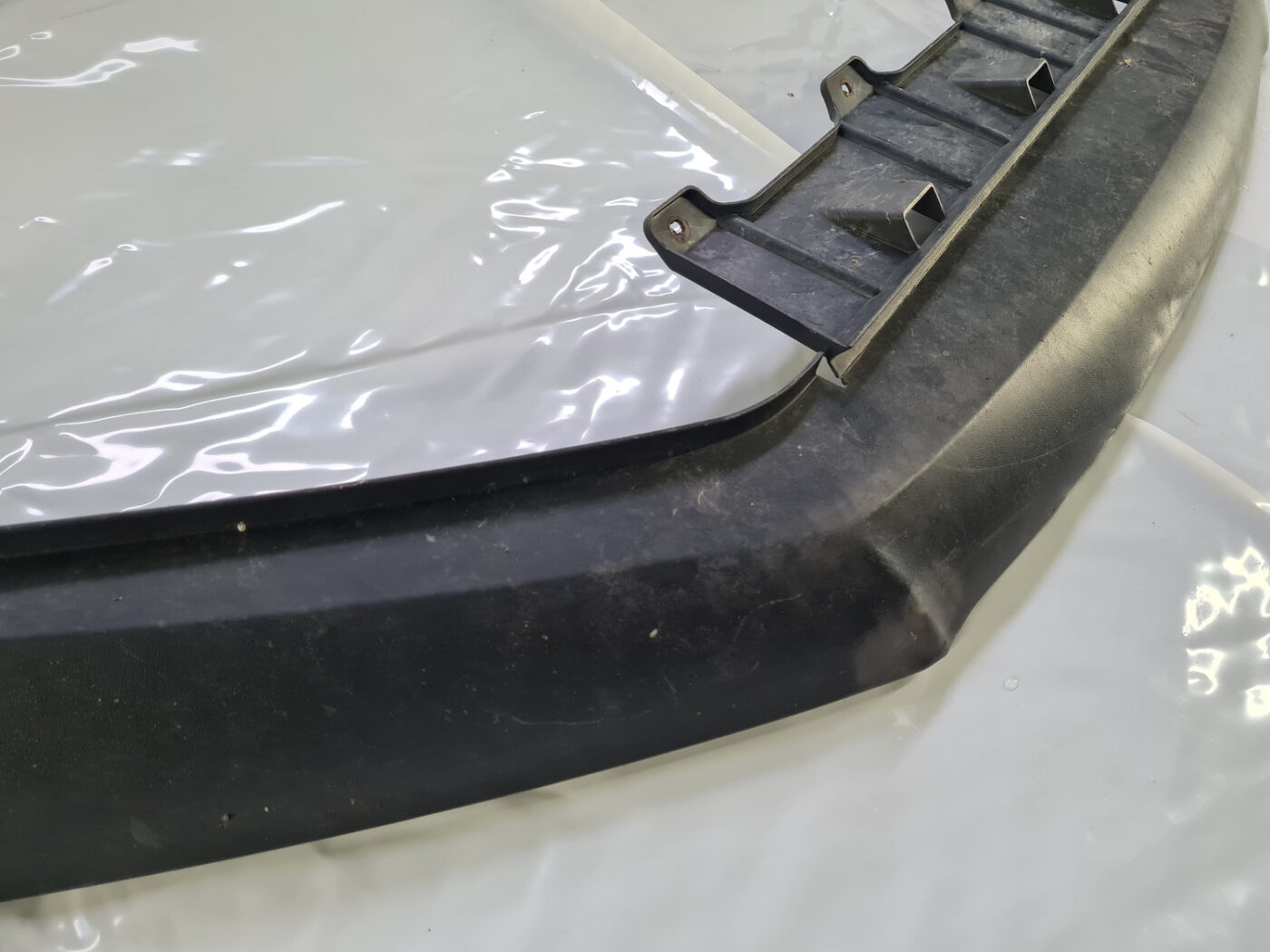 Bufera spoileris priekš VW Tiguan 2007-2016 5N0805903 13 Bufera spoileris priekš VW Tiguan 2007-2016 5N0805903