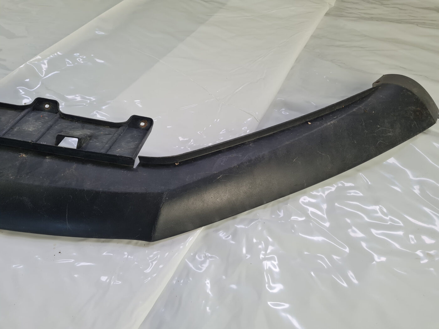 Bufera spoileris priekš VW Tiguan 2007-2016 5N0805903 11 Bufera spoileris priekš VW Tiguan 2007-2016 5N0805903