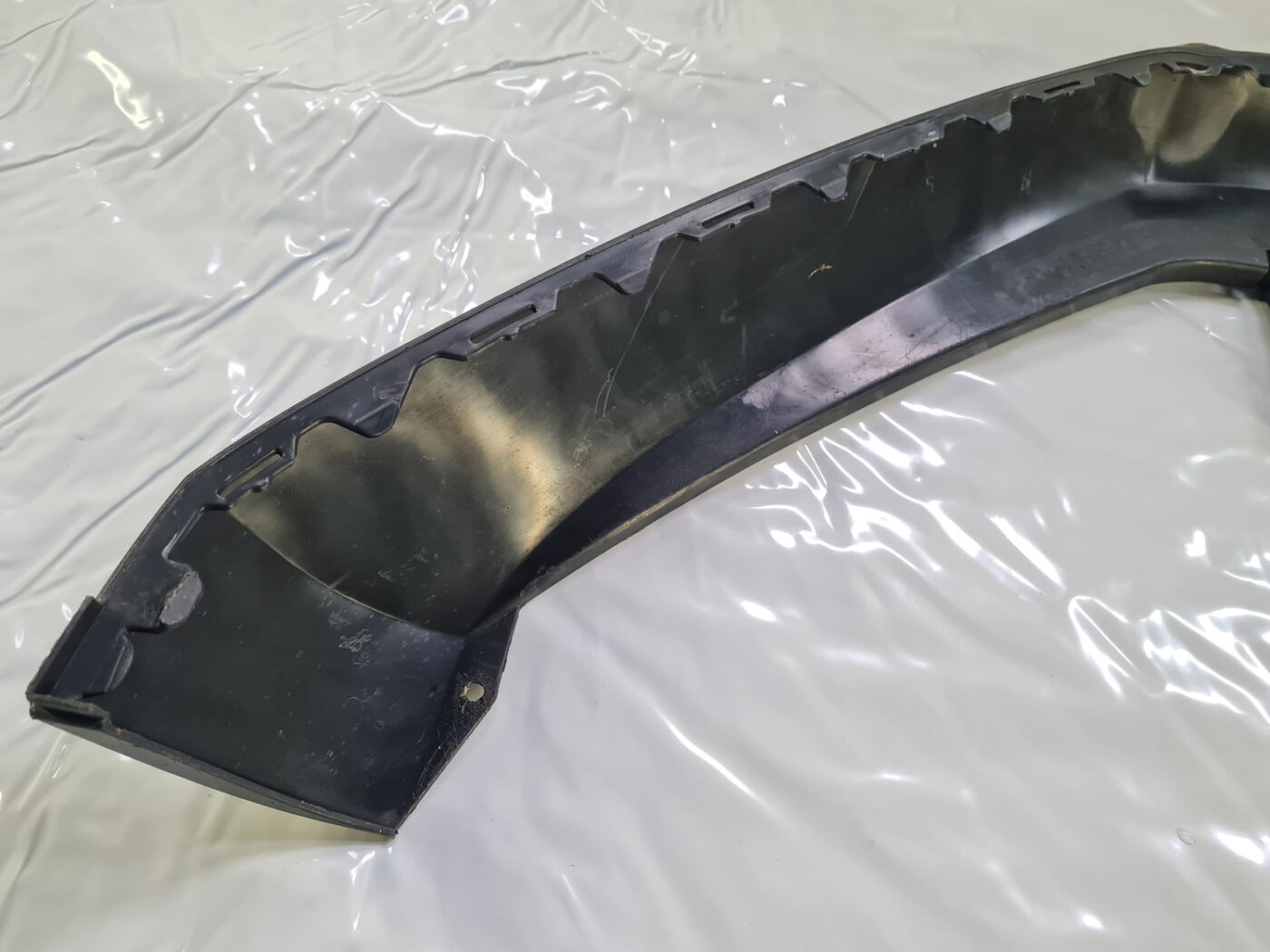 Bufera spoileris priekš VW Tiguan 2007-2016 5N0805903 8 Bufera spoileris priekš VW Tiguan 2007-2016 5N0805903