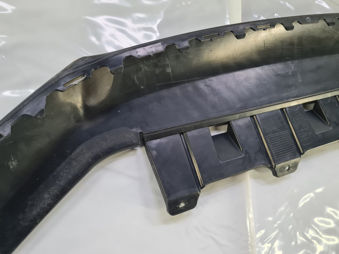 Bufera spoileris priekš VW Tiguan 2007-2016 5N0805903 7 Bufera spoileris priekš VW Tiguan 2007-2016 5N0805903