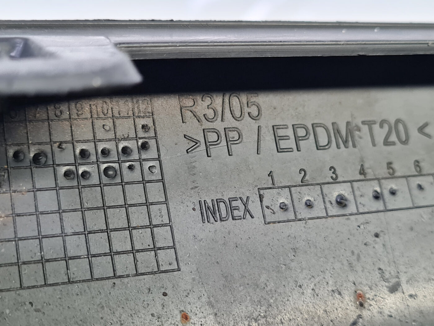 Aizmugurēja bufera spoileris (lūpa) priekš OPEL ASTRA J 2012