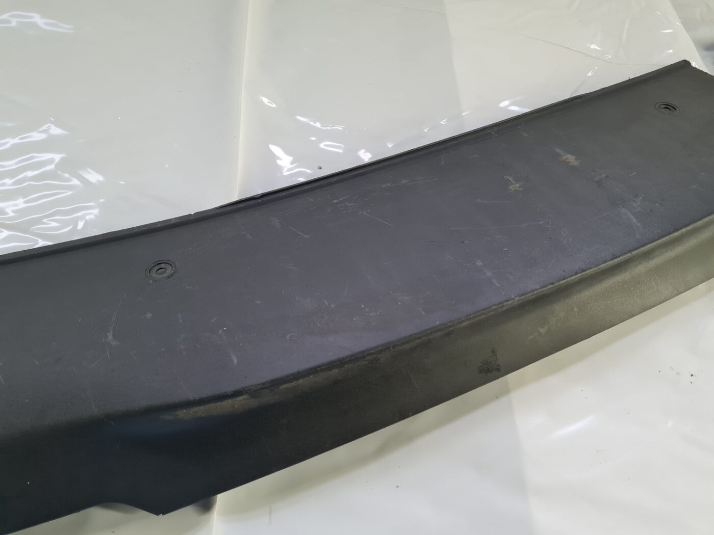 Aizmugurēja bufera spoileris (lūpa) priekš OPEL ASTRA J 2012